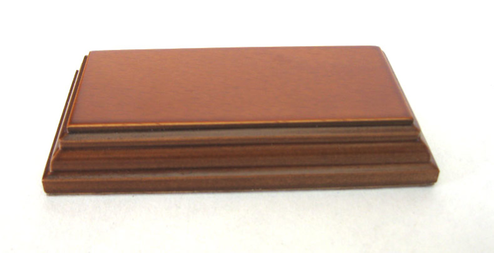Peana de madera octogonal roble natural con plano. Serie 10830P